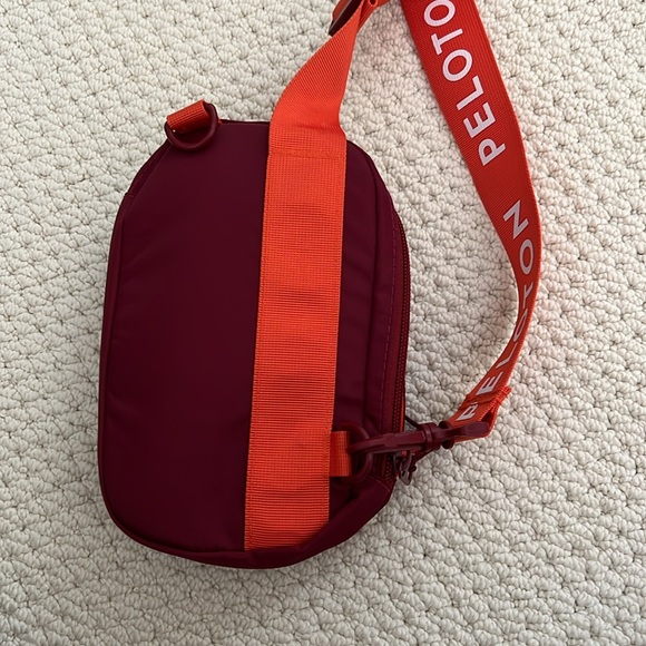NWOT Peloton cross body bag - Picture 3 of 7